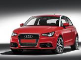 Фирменный "взгляд" Audi подчеркивают изогнутые лампы дневного света