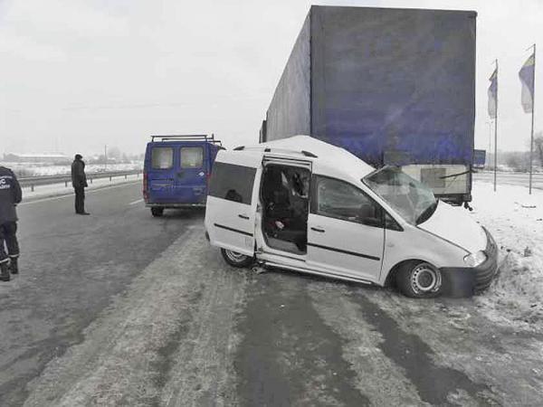В Волынской области в результате столкновения двух транспортных средств погибло три человека