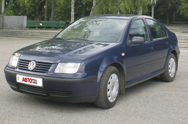Volkswagen Bora (1998–2005): середнячок