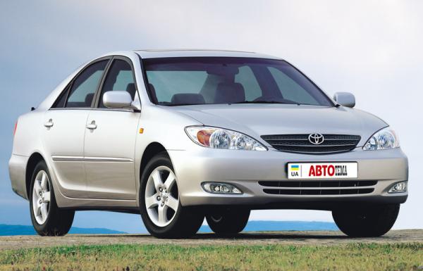 Toyota Camry (2001-2006): надежный седан бизнес-класса