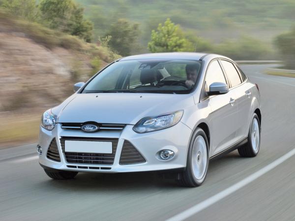 Chevrolet Cruze, Ford Focus и Hyundai Elantra: соревнование седанов С-класса