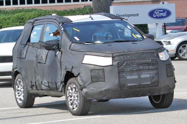 Ford EcoSport запечатлили в закамуфлированном виде
