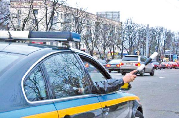 Подразделение особого назначения наводит порядок на киевских дорогах