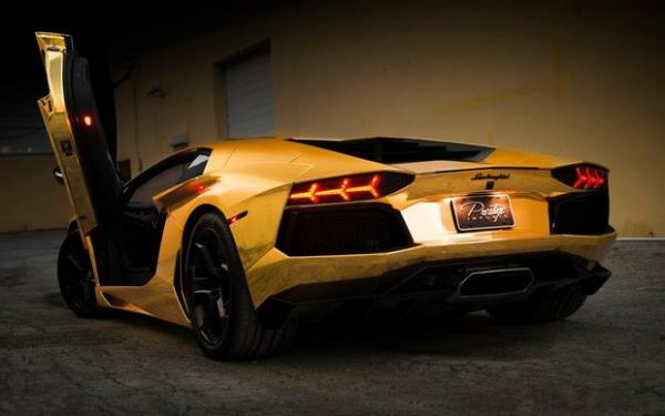 В Дубаи продается Lamborghini из золота