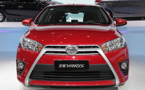 Toyota сообщила о ценах и вариантах комплектации для новой Yaris