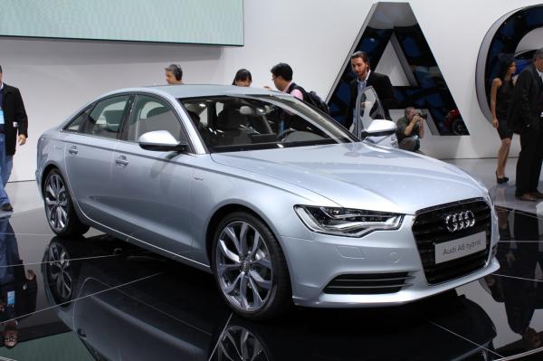 Компания Audi начала рассекречивать A6 2015 модельного года