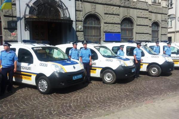 Полиция Львова получила французские автомобили