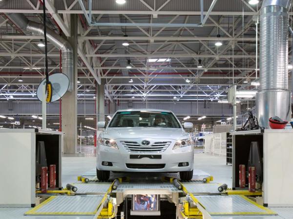 Toyota временно остановит производство