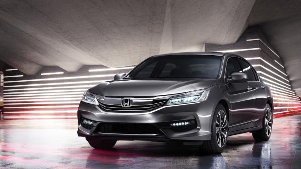 Honda Accord теперь доступен с полностью светодиодной оптикой