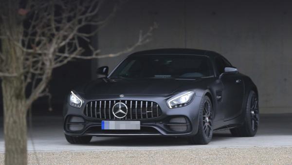 Купе Mercedes-AMG GT C замечено без камуфляжа