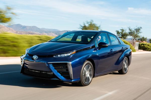 Toyota готовит «семейство» электромобилей