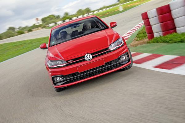 Volkswagen Polo GTI: быстрый и практичный