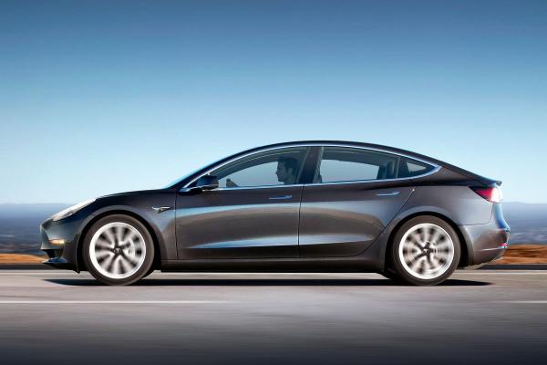 Tesla готовит недорогой электромобиль