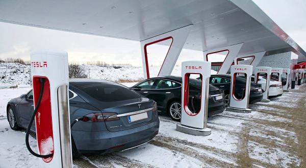 В Украине появятся зарядные станции Tesla Supercharger