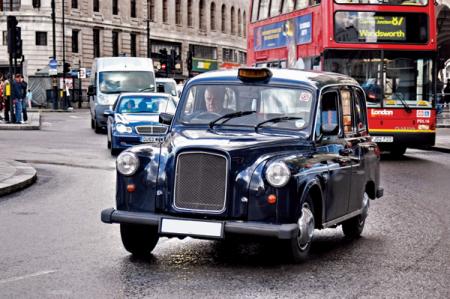 Невозмутимый английский таксист "подвез" пассажира на расстояние 2500 км за две тысячи фунтов