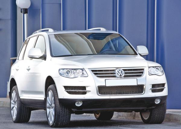 Volkswagen Touareg оснастят 3,0-литровой "шестеркой" и электромотором