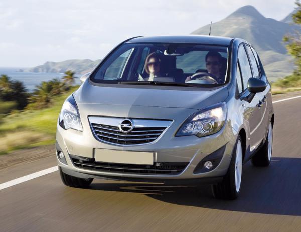 Opel Meriva: мини-вэн с "фишкой"