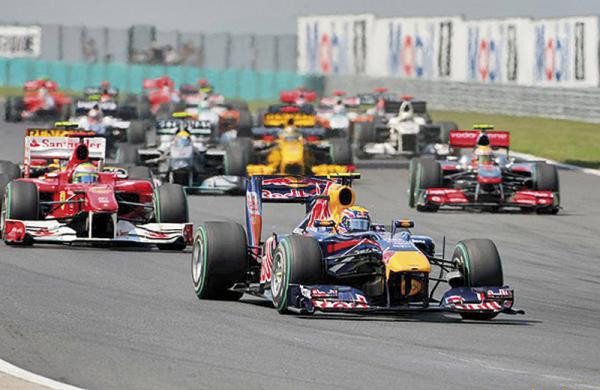 F1: Марк Уэббер уходит на каникулы лидером