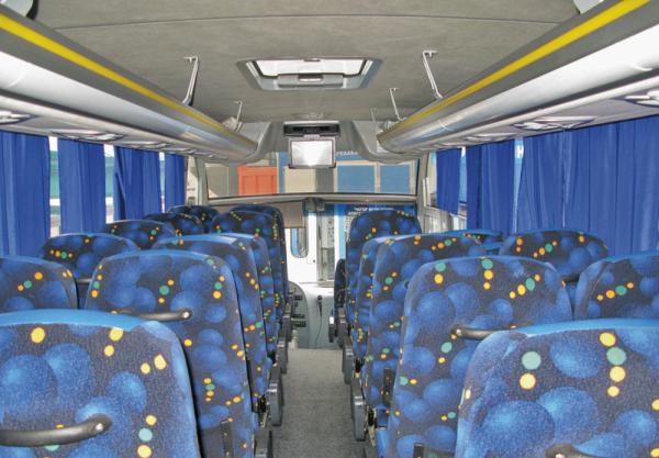 Салоны пассажирских автобусов оборудуют ремнями безопасности