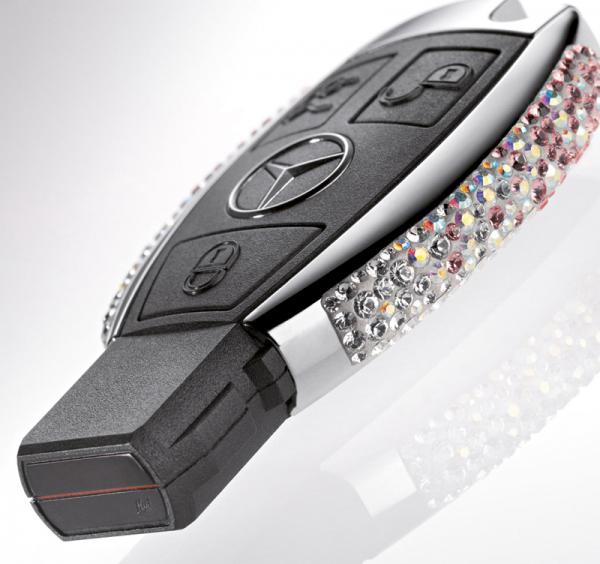 Swarovski украсил ключи Mercedes кристаллами